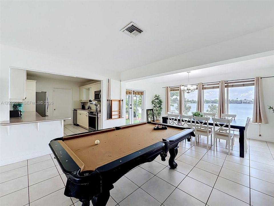 For Sale: $1,400,000 (3 beds, 2 baths, 1375 Square Feet)