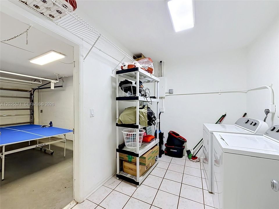 For Sale: $1,400,000 (3 beds, 2 baths, 1375 Square Feet)