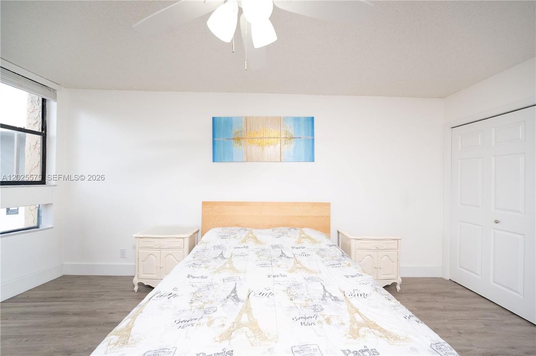 For Sale: $345,000 (2 beds, 2 baths, 1235 Square Feet)