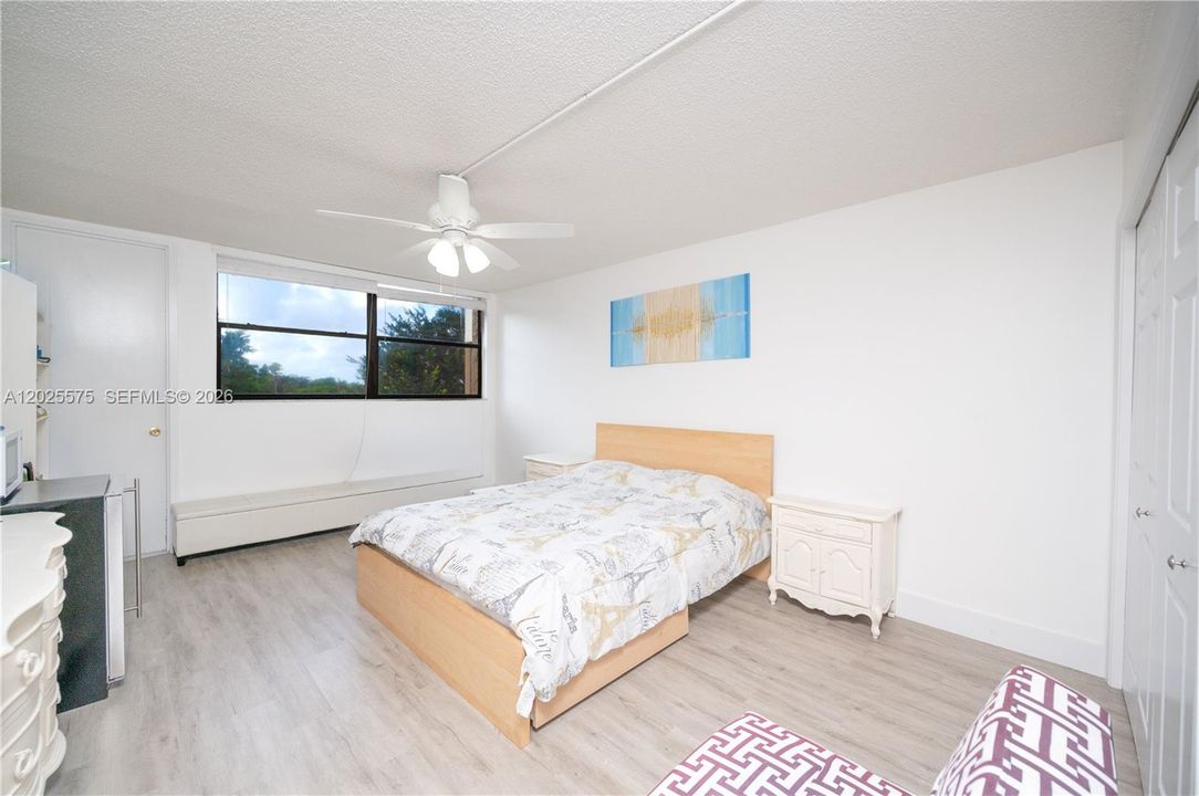 For Sale: $345,000 (2 beds, 2 baths, 1235 Square Feet)