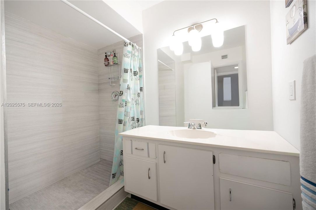 For Sale: $345,000 (2 beds, 2 baths, 1235 Square Feet)