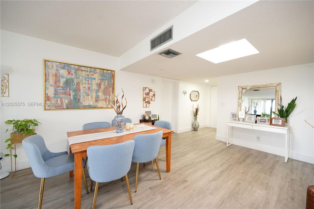 For Sale: $345,000 (2 beds, 2 baths, 1235 Square Feet)