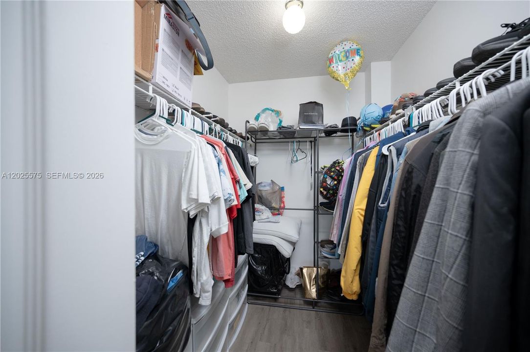 For Sale: $345,000 (2 beds, 2 baths, 1235 Square Feet)