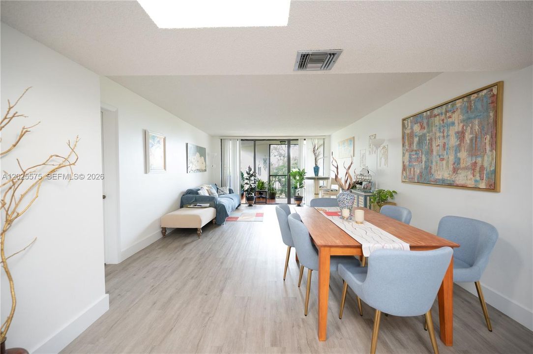 For Sale: $345,000 (2 beds, 2 baths, 1235 Square Feet)