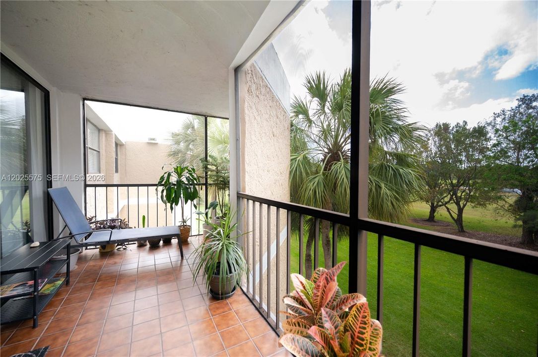For Sale: $345,000 (2 beds, 2 baths, 1235 Square Feet)