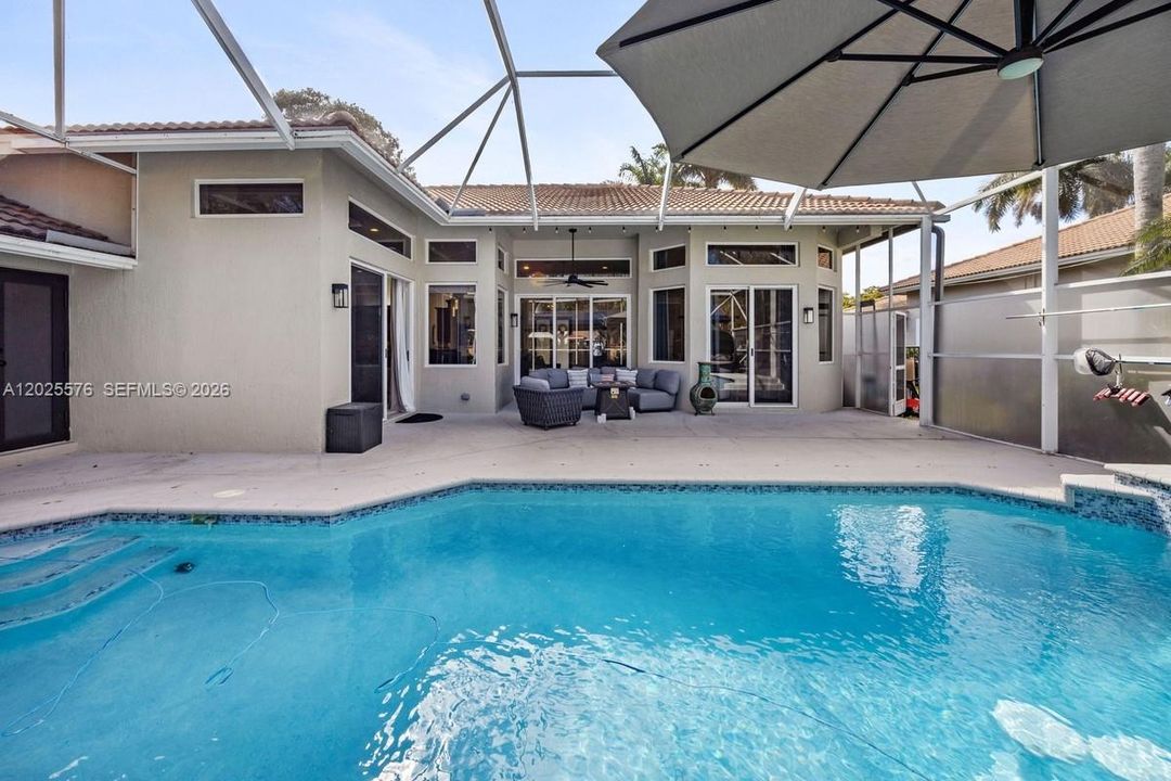 Active With Contract: $6,500 (5 beds, 3 baths, 2707 Square Feet)