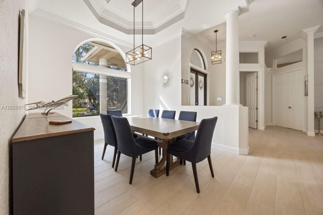 Active With Contract: $6,500 (5 beds, 3 baths, 2707 Square Feet)