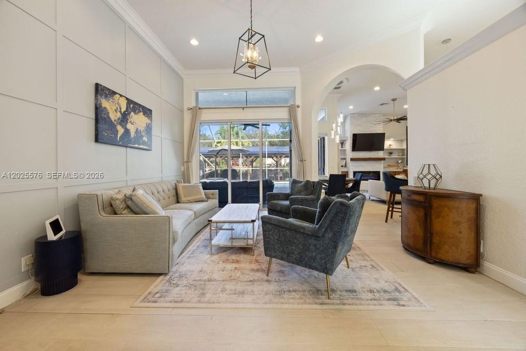 Active With Contract: $6,500 (5 beds, 3 baths, 2707 Square Feet)
