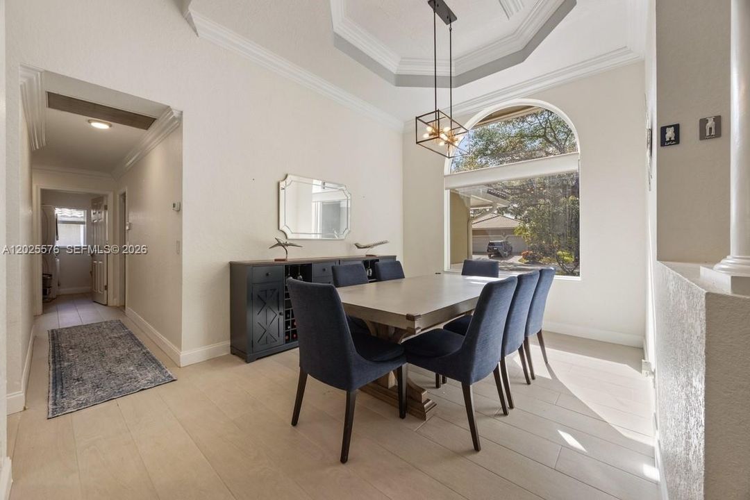 Active With Contract: $6,500 (5 beds, 3 baths, 2707 Square Feet)