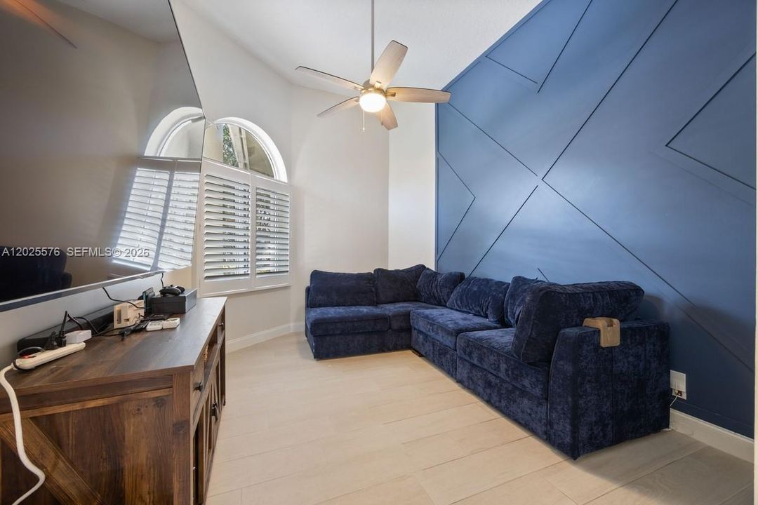 Active With Contract: $6,500 (5 beds, 3 baths, 2707 Square Feet)