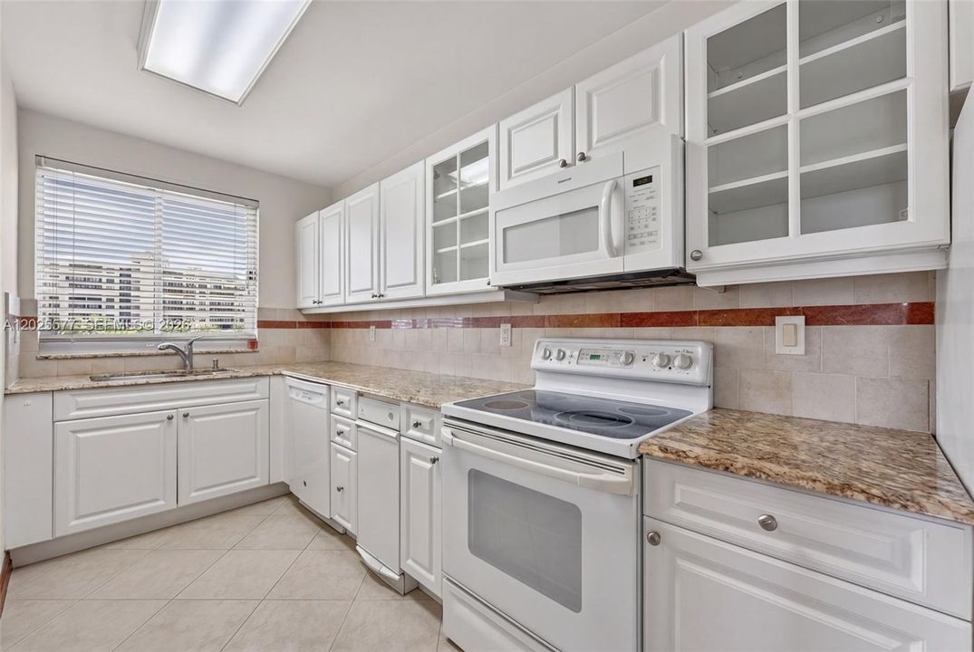 Active With Contract: $1,500,000 (4 beds, 2 baths, 1730 Square Feet)