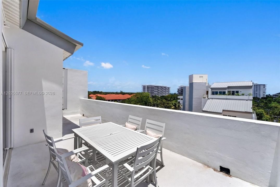 Active With Contract: $1,500,000 (4 beds, 2 baths, 1730 Square Feet)