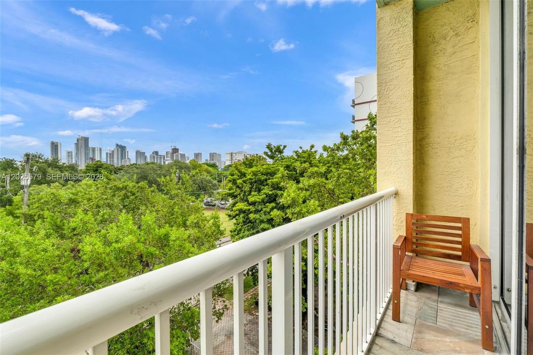 For Rent: $2,250 (1 beds, 1 baths, 788 Square Feet)