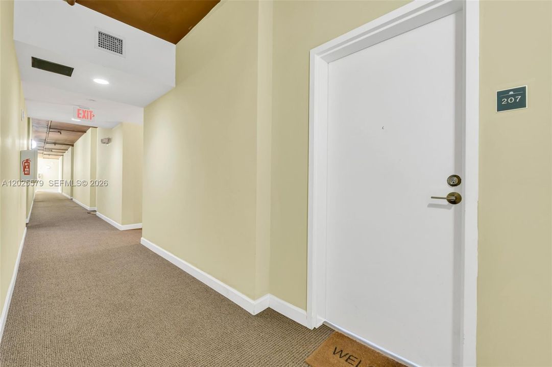 For Rent: $2,250 (1 beds, 1 baths, 788 Square Feet)