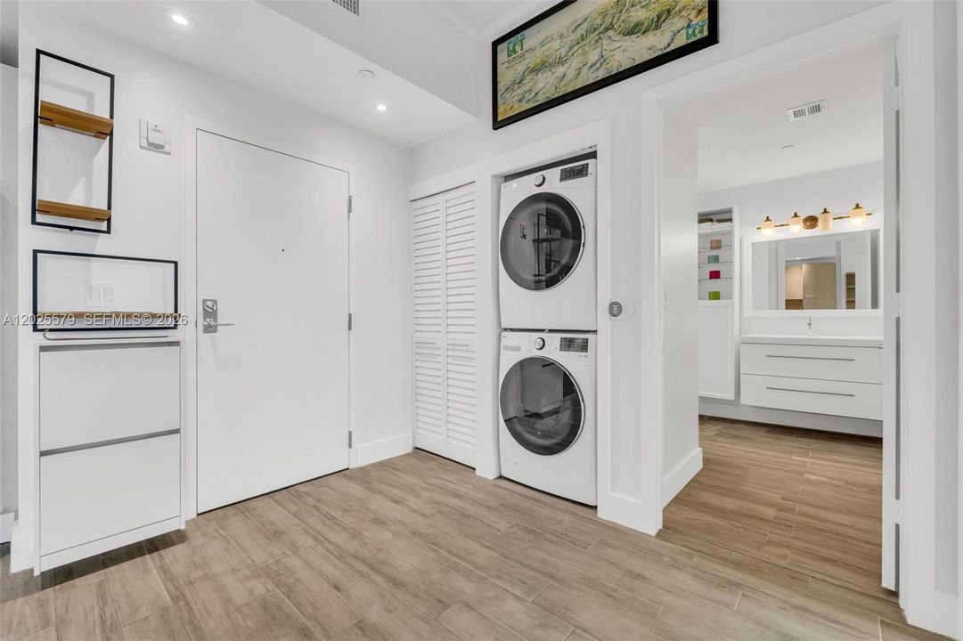 For Rent: $2,250 (1 beds, 1 baths, 788 Square Feet)