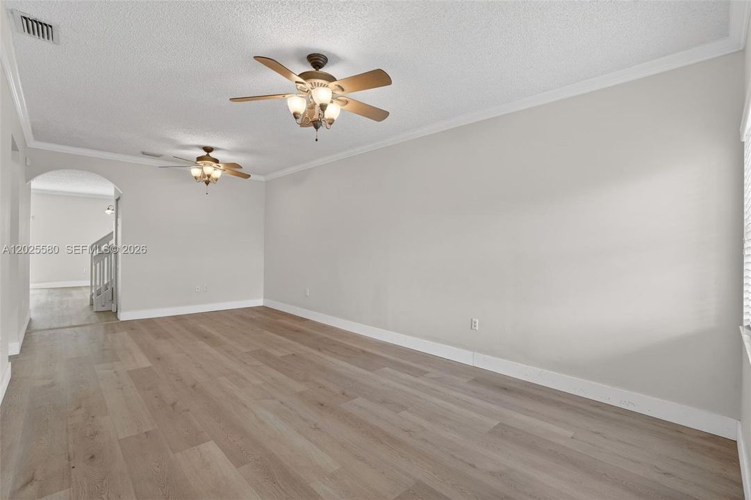 For Rent: $2,700 (4 beds, 2 baths, 1846 Square Feet)