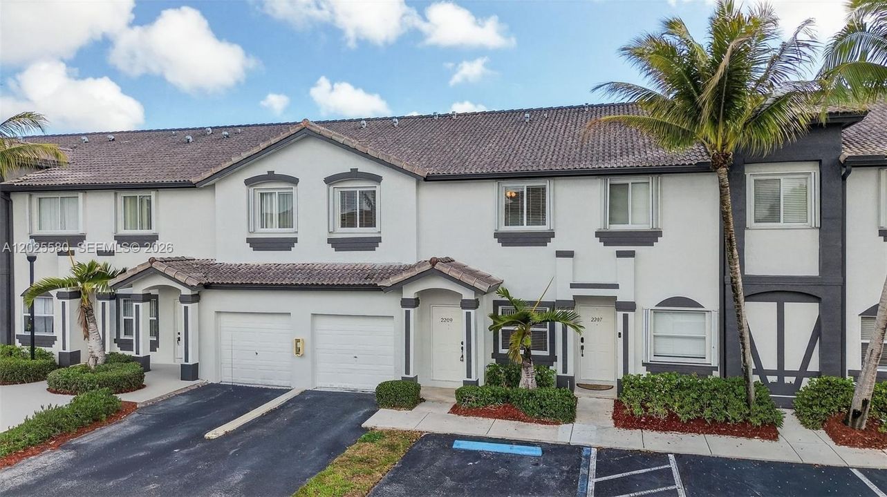 For Rent: $2,700 (4 beds, 2 baths, 1846 Square Feet)