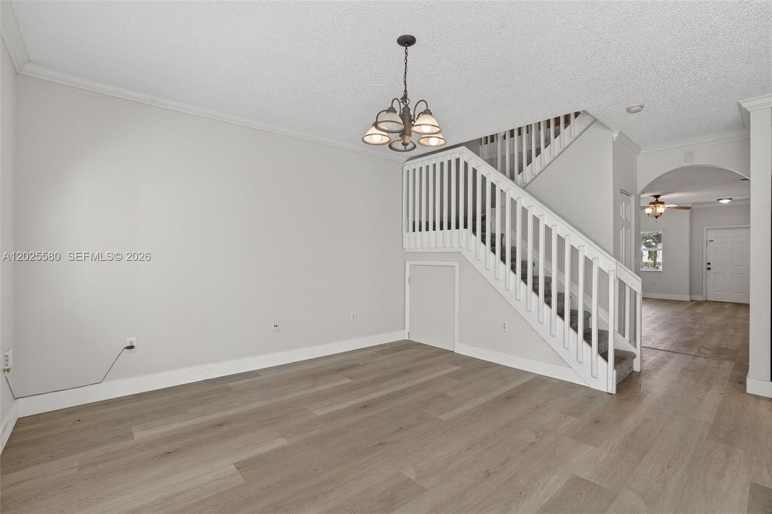 For Rent: $2,700 (4 beds, 2 baths, 1846 Square Feet)
