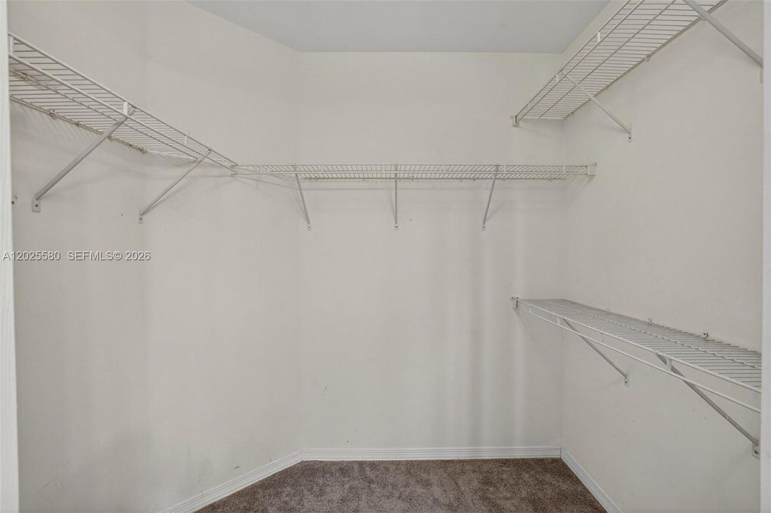 For Rent: $2,700 (4 beds, 2 baths, 1846 Square Feet)