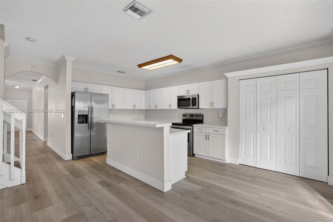 For Rent: $2,700 (4 beds, 2 baths, 1846 Square Feet)