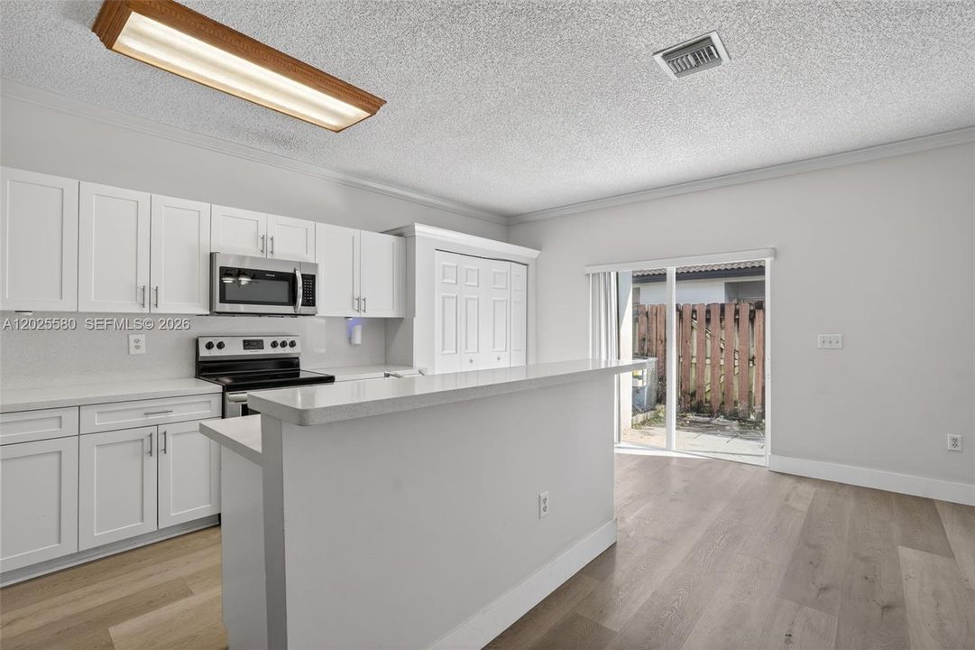 For Rent: $2,700 (4 beds, 2 baths, 1846 Square Feet)