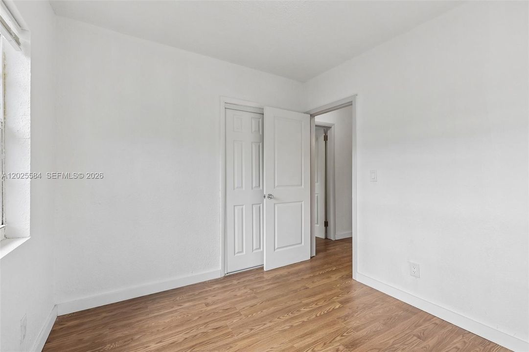 For Rent: $2,700 (3 beds, 1 baths, 1160 Square Feet)