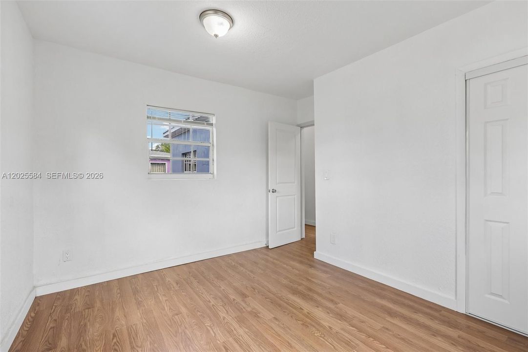 For Rent: $2,700 (3 beds, 1 baths, 1160 Square Feet)
