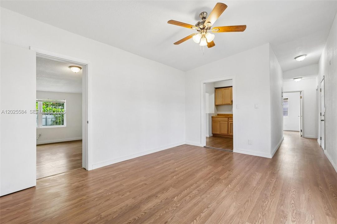 For Rent: $2,700 (3 beds, 1 baths, 1160 Square Feet)
