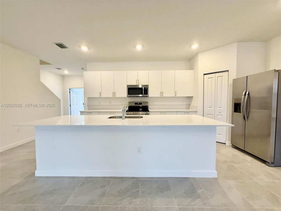 For Sale: $665,000 (3 beds, 2 baths, 1641 Square Feet)