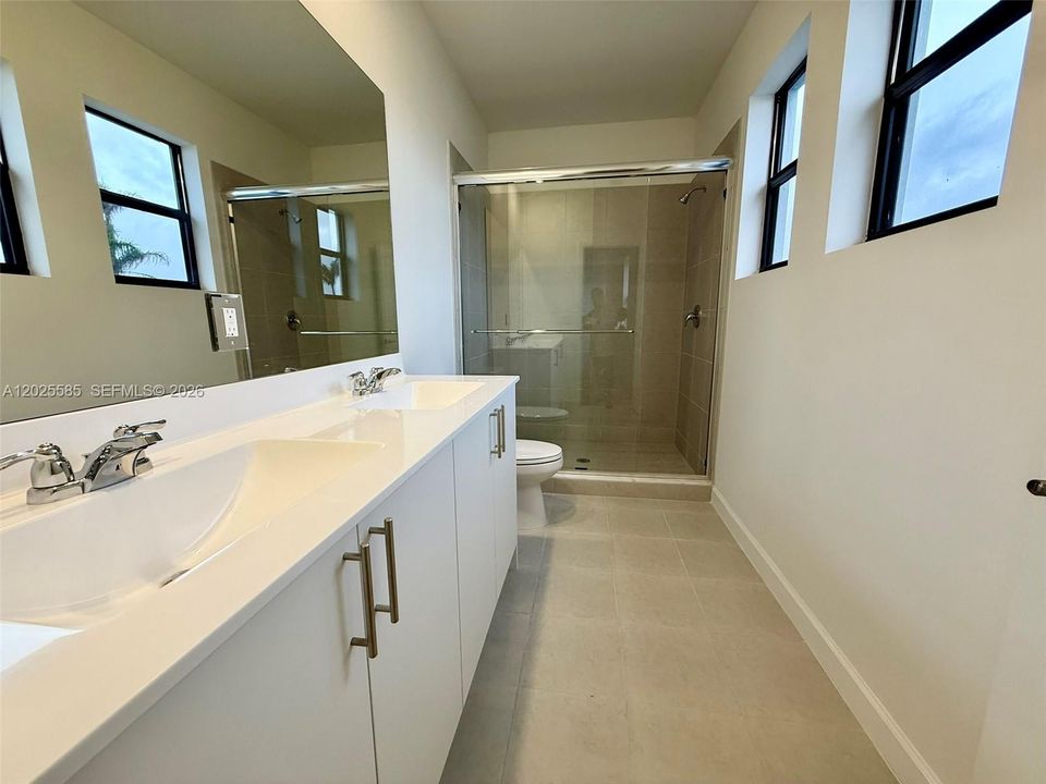 For Sale: $665,000 (3 beds, 2 baths, 1641 Square Feet)