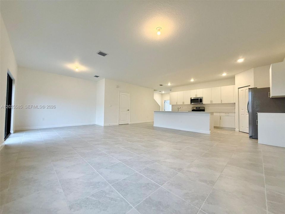 For Sale: $665,000 (3 beds, 2 baths, 1641 Square Feet)