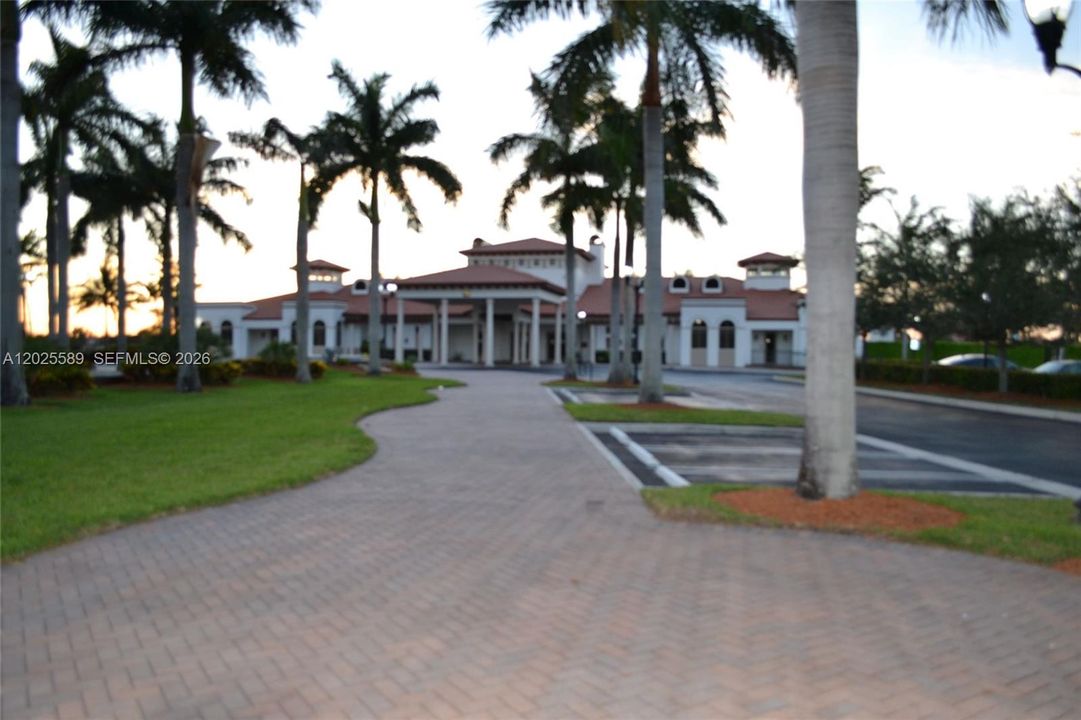 CLUBHOUSE