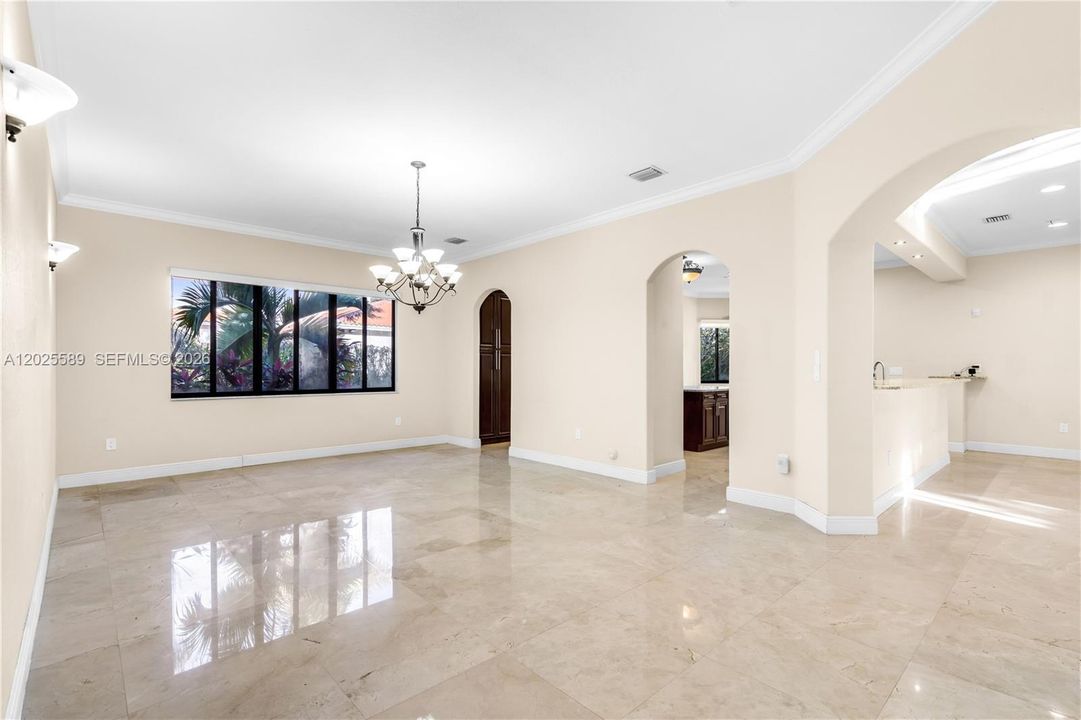 DINNING ROOM