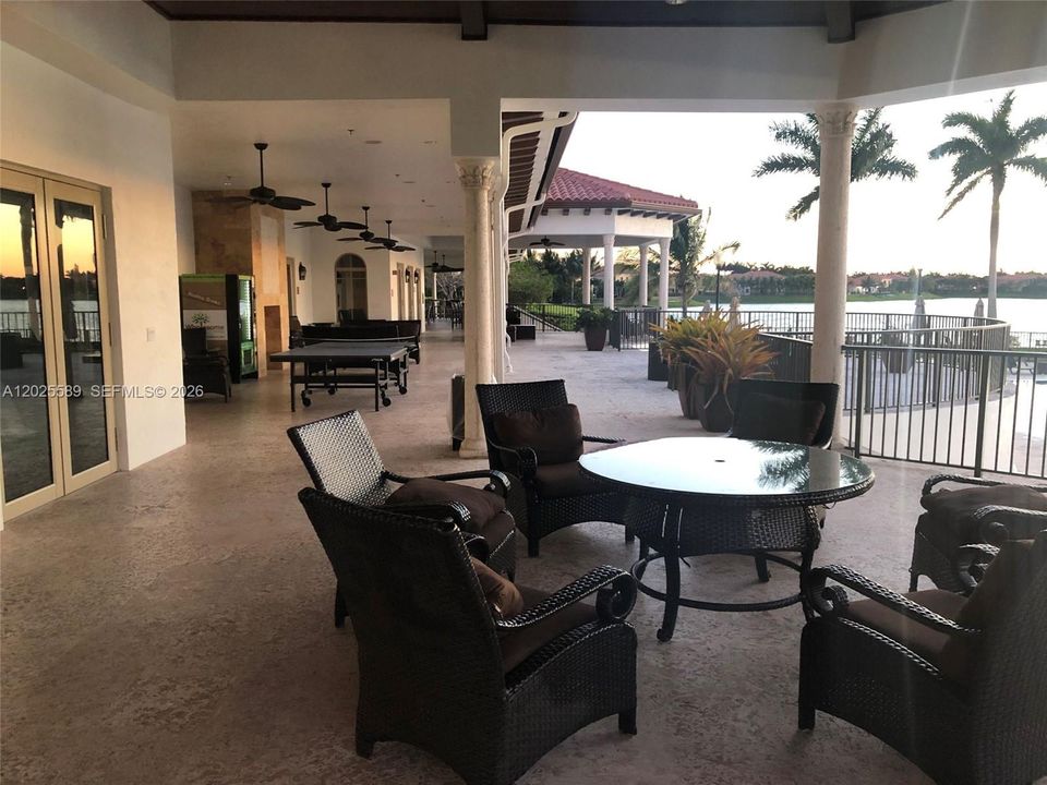 CLUBHOUSE
