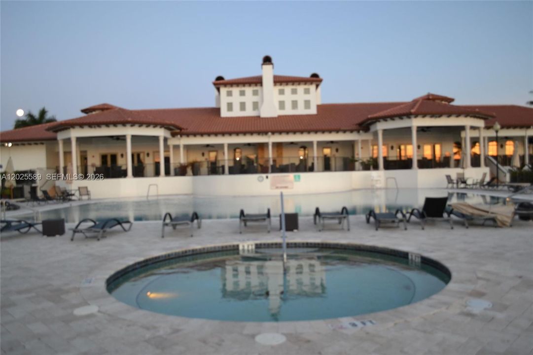 CLUBHOUSE