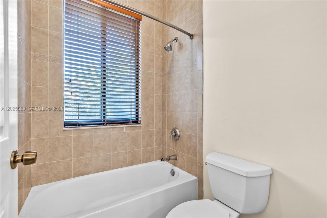 BATHROOM BEDROOMS 2 & 3