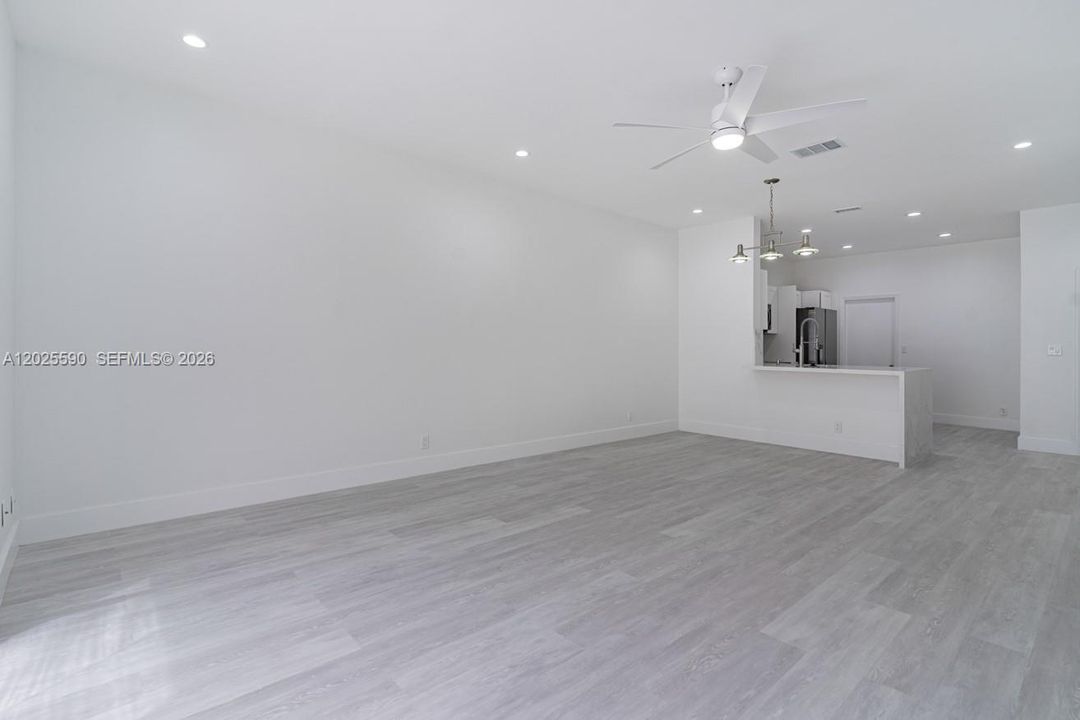 En Renta: $2,950 (2 camas, 2 baños, 1131 Pies cuadrados)