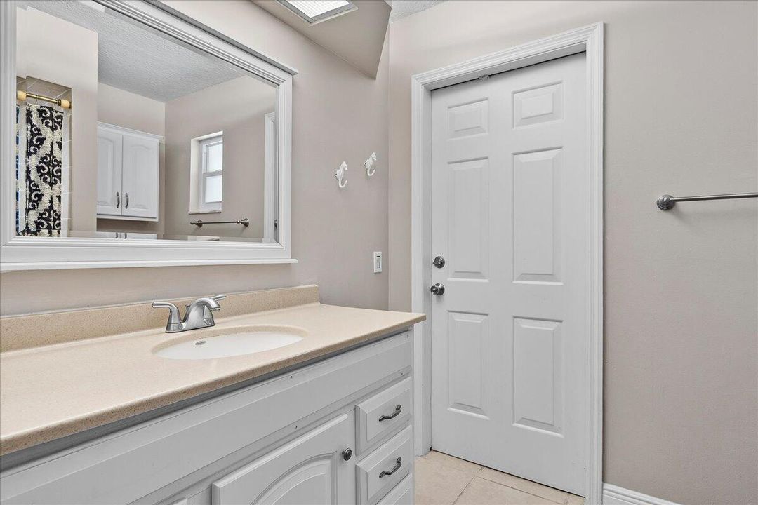GUEST BATHROOM