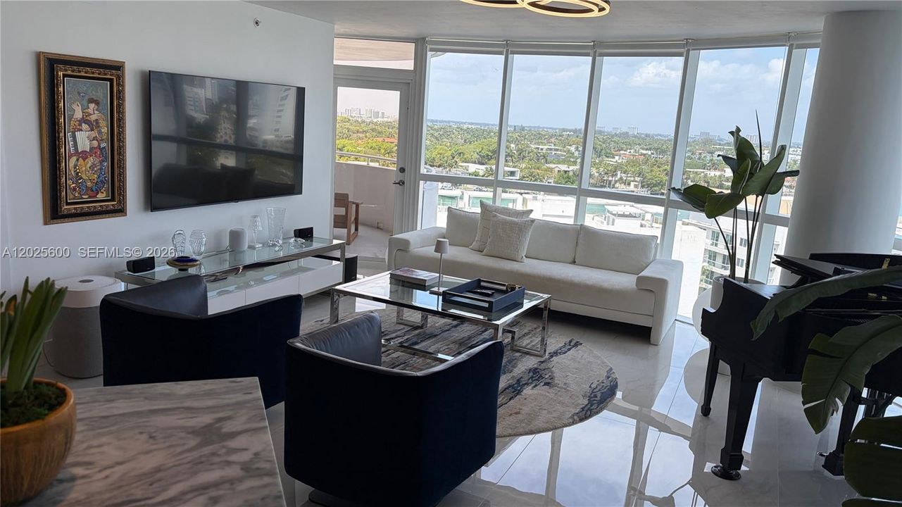 For Sale: $1,190,000 (2 beds, 2 baths, 1340 Square Feet)