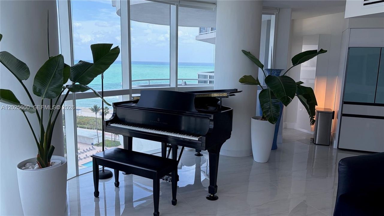 For Sale: $1,190,000 (2 beds, 2 baths, 1340 Square Feet)