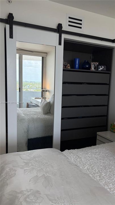 For Sale: $1,190,000 (2 beds, 2 baths, 1340 Square Feet)