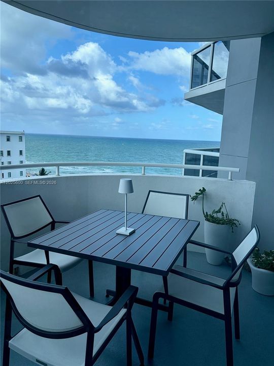For Sale: $1,190,000 (2 beds, 2 baths, 1340 Square Feet)