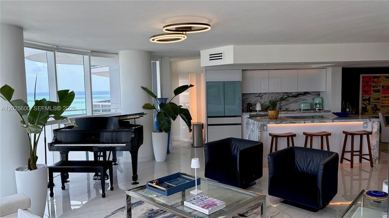 For Sale: $1,190,000 (2 beds, 2 baths, 1340 Square Feet)