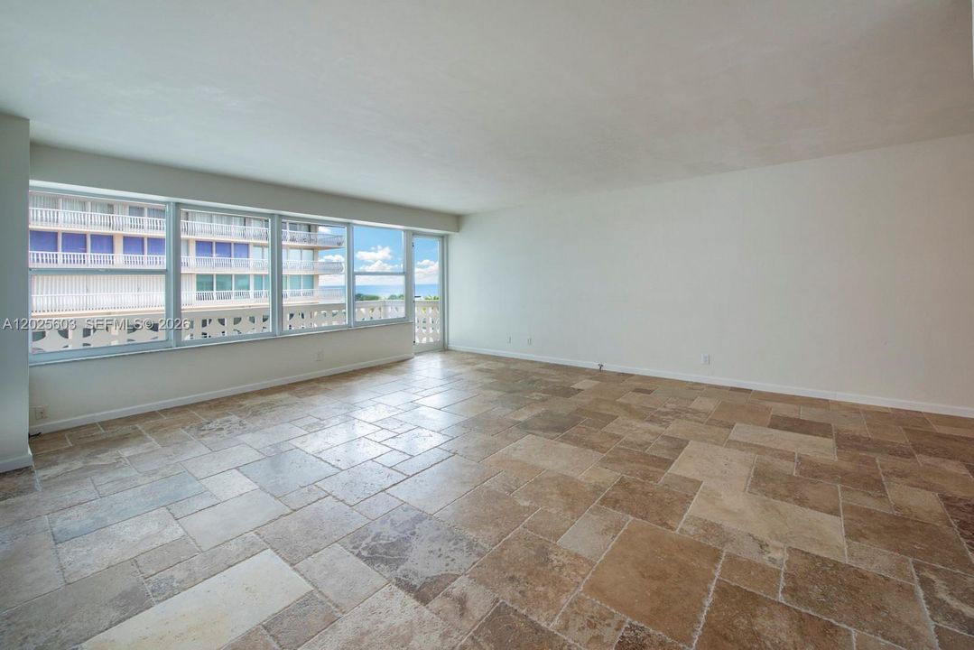 For Rent: $3,200 (2 beds, 2 baths, 1190 Square Feet)
