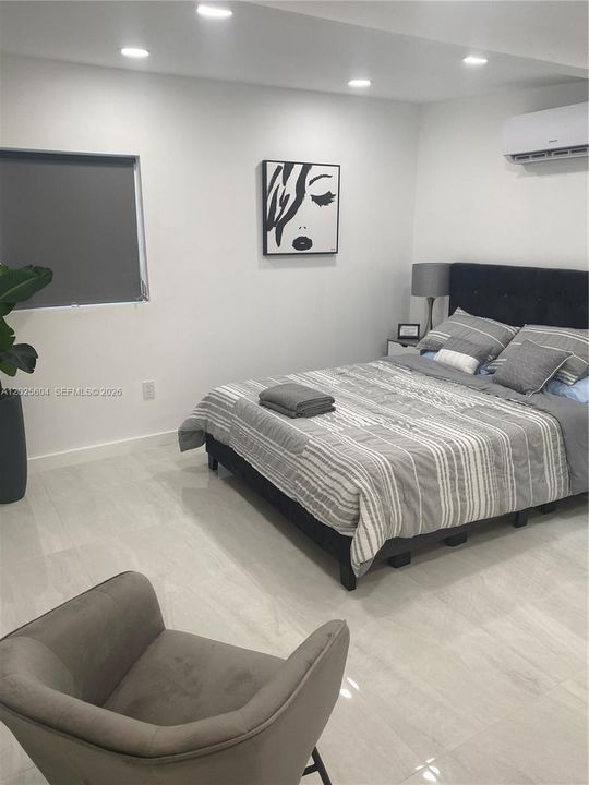 Activo con contrato: $2,150 (1 camas, 1 baños, 560 Pies cuadrados)