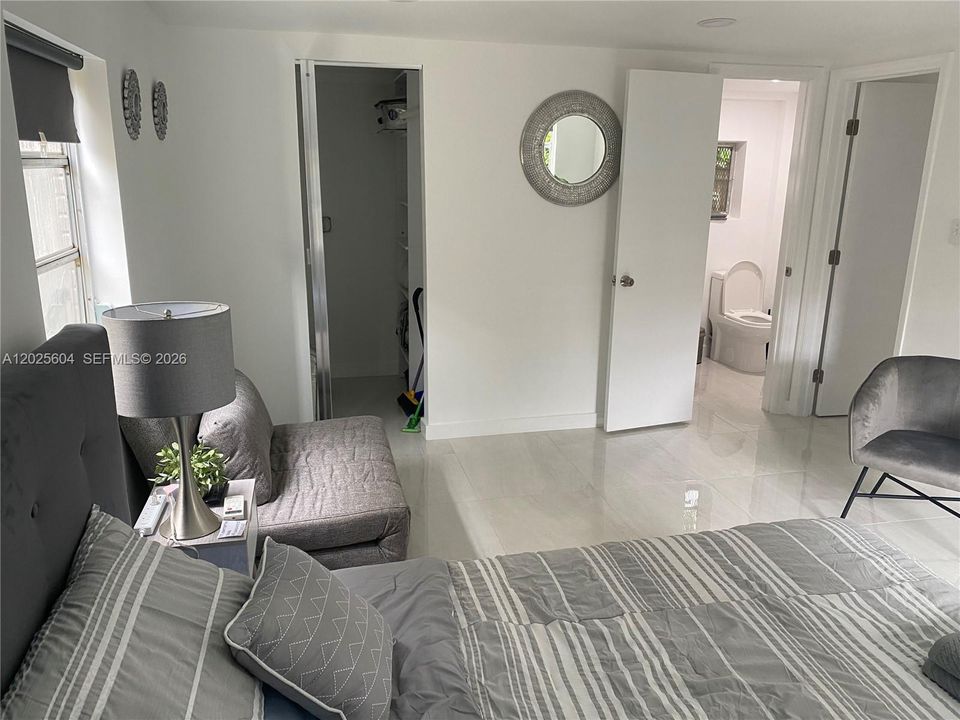 Activo con contrato: $2,150 (1 camas, 1 baños, 560 Pies cuadrados)