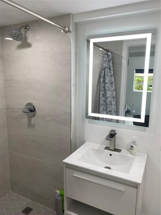 Activo con contrato: $2,150 (1 camas, 1 baños, 560 Pies cuadrados)