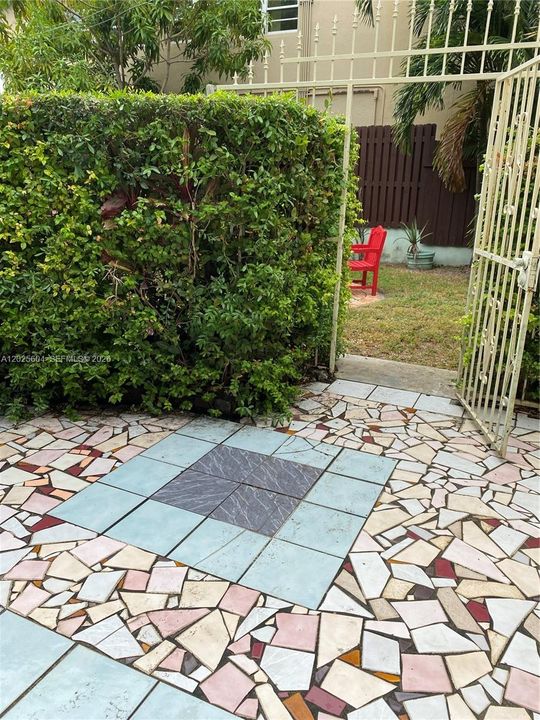 Activo con contrato: $2,150 (1 camas, 1 baños, 560 Pies cuadrados)