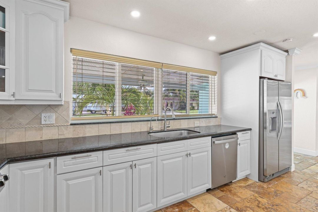 1082 Southwest 3rd St - 16.jpg-SMALL