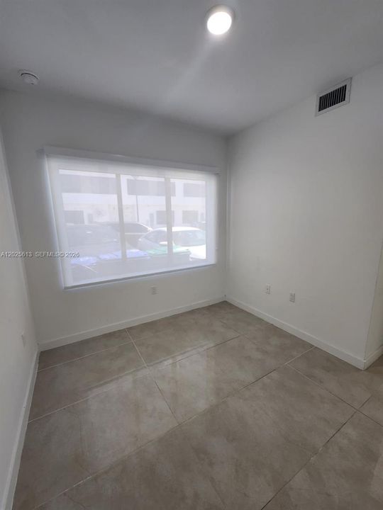 For Rent: $1,300 (0 beds, 1 baths, 1398 Square Feet)